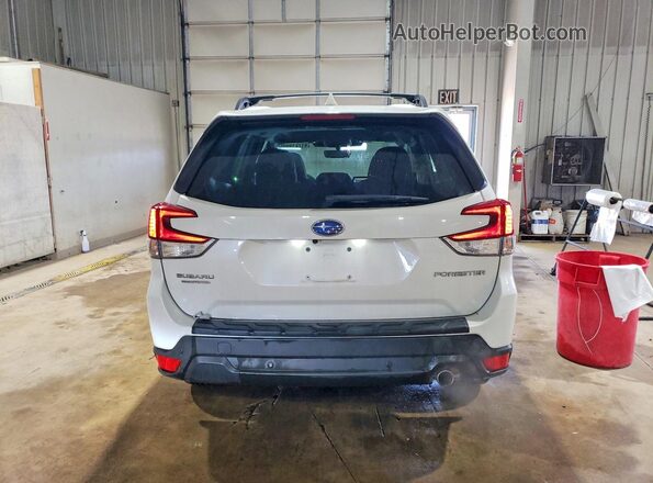 JF2SKAPC7PH453988 2023 SUBARU FORESTER White Вид ззаду