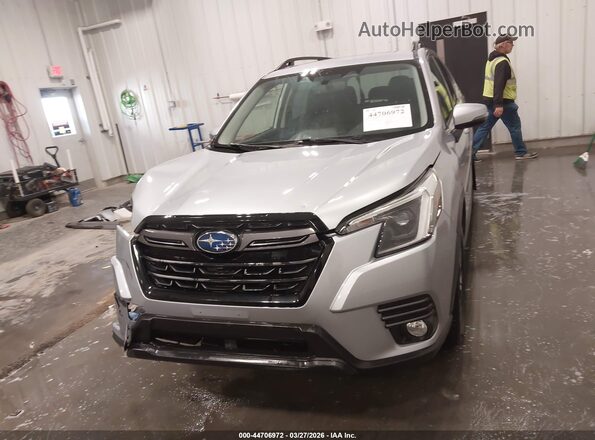 JF2SKAPCXNH410632 2022 SUBARU FORESTER Серебряный 