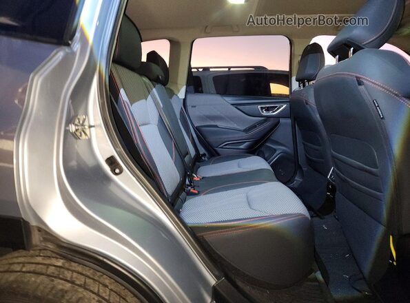 JF2SKARC6MH441128 2021 SUBARU FORESTER Silver Սալոնի հետևի տեսք