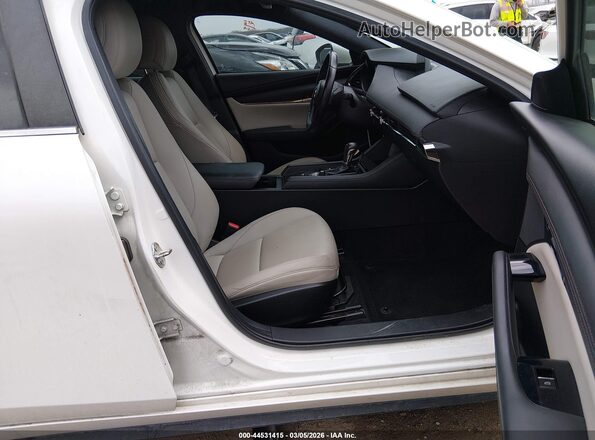 JM1BPAJM5K1146113 2019 MAZDA 3 White 