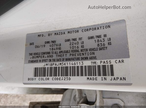 JM1BPAJM5K1146113 2019 MAZDA 3 White 