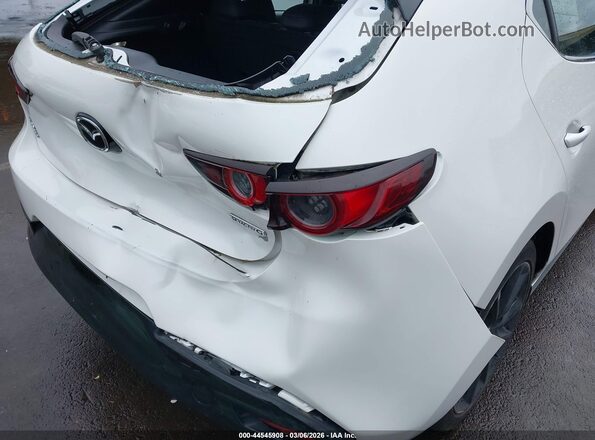 JM1BPBML2M1333336 2021 MAZDA 3 White Front view
