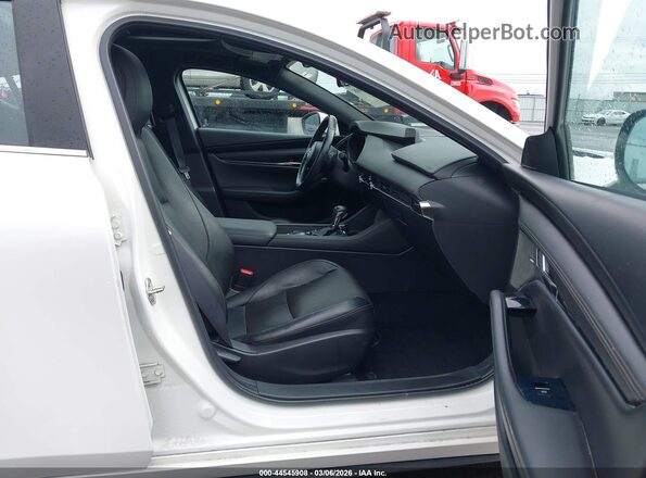 JM1BPBML2M1333336 2021 MAZDA 3 White Front interior view