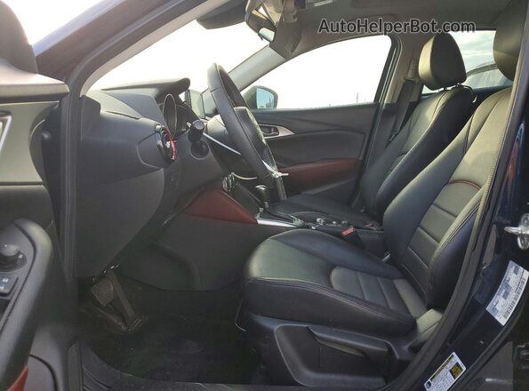 JM1DKDC76J0313843 2018 MAZDA CX-3 Blue Front interior view