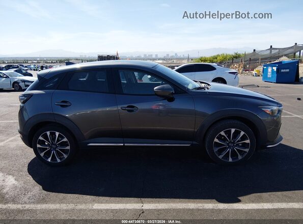 JM1DKDD76K1459623 2019 MAZDA CX-3 Серый Вид задней части салона
