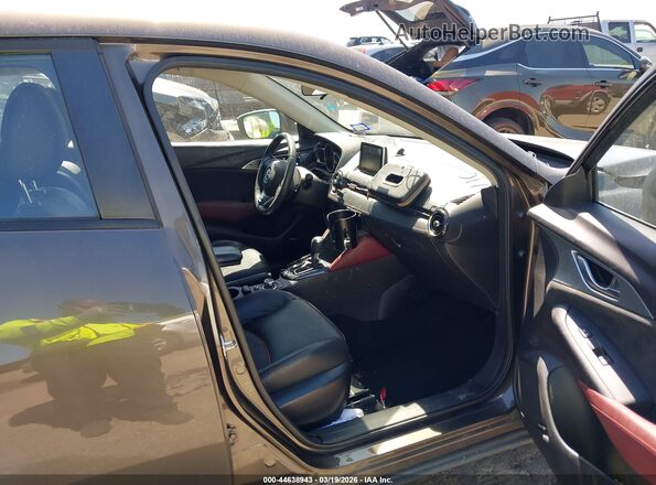 JM1DKDD7XH0147092 2017 MAZDA CX-3 Dark Brown Widok wnętrza z przodu