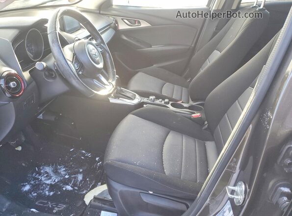 JM1DKFC79J0327909 2018 MAZDA CX-3 Charcoal Вид салону спереду