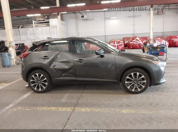 JM1DKFC79K0446934 2019 MAZDA CX-3 Gray Rear interior view