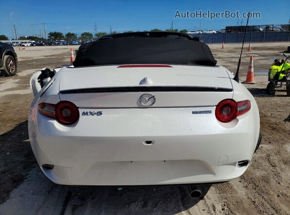 JM1NDAC76S0656201 2025 MAZDA MX-5 White Rear view
