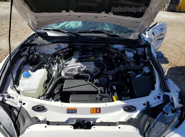 JM1NDAC76S0656201 2025 MAZDA MX-5 White Rear interior view