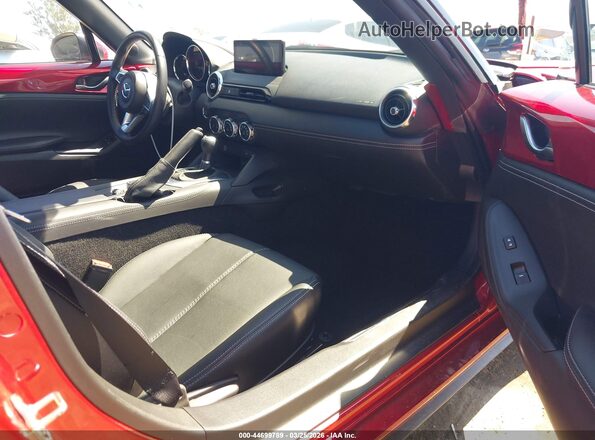 JM1NDAD76R0608156 2024 MAZDA MX-5 MIATA Red Вид салону спереду