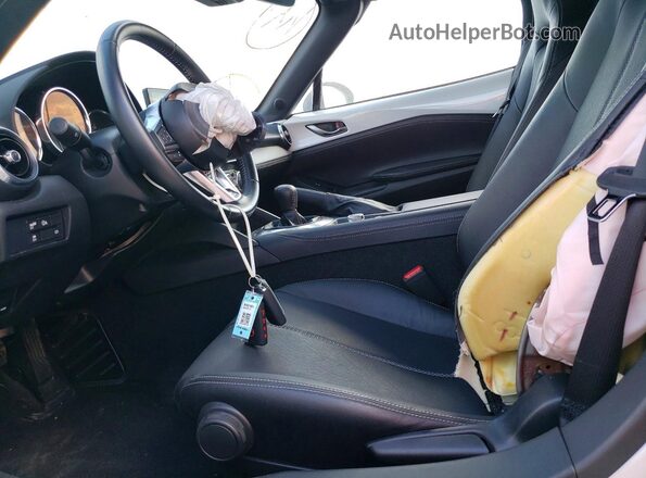 JM1NDAD78R0601404 2024 MAZDA MX-5 Белый Вид салона спереди