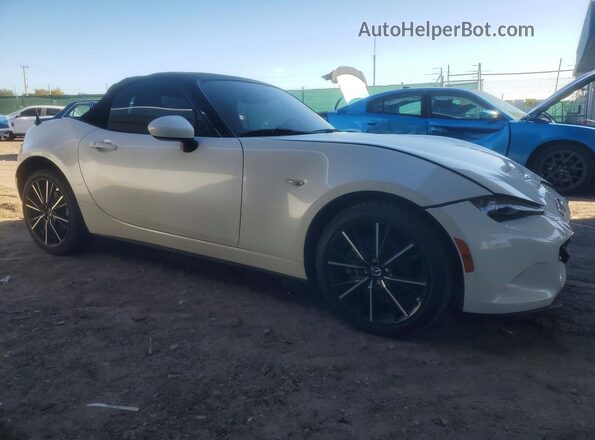 JM1NDAD78R0601404 2024 MAZDA MX-5 Белый Передняя правая четверть