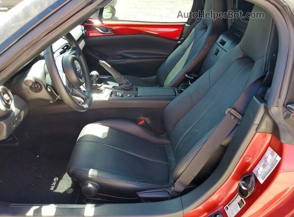 JM1NDAD78R0603380 2024 MAZDA MX-5 Red Front interior view