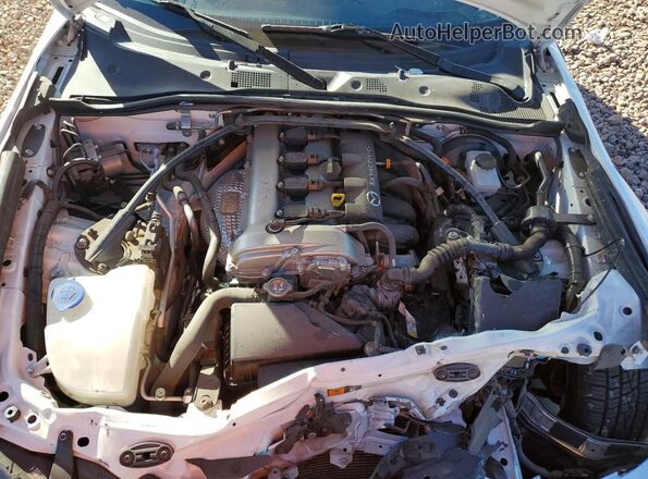 JM1NDAD7XP0558035 2023 MAZDA MX-5 White უკანა სალონის ხედი