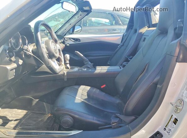 JM1NDAL72J0200792 2018 MAZDA MX-5 Silver Вид салону спереду