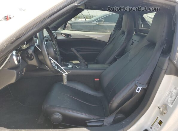 JM1NDAM73H0103268 2017 MAZDA MX-5 Серебряный Вид салона спереди