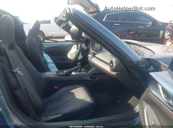 JM1NDAM73H0108115 2017 MAZDA MX-5 MIATA RF Синий Вид салона спереди