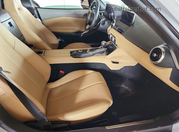 JM1NDAM75R0608732 2024 MAZDA MX-5 Gray Widok wnętrza z przodu