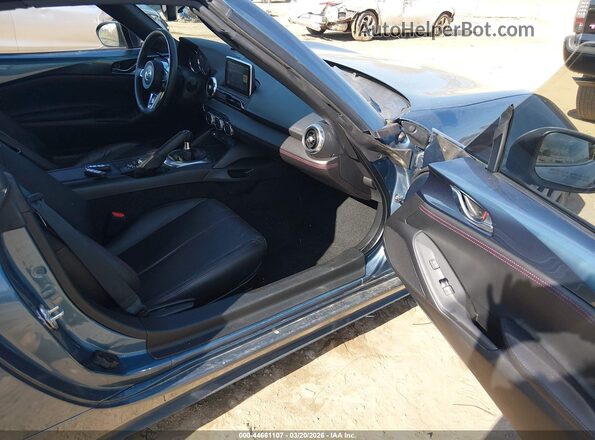 JM1NDAM76H0100154 2017 MAZDA MX-5 MIATA RF Blue Front interior view