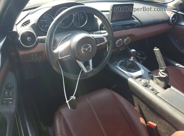 JM1NDAM77H0102785 2017 MAZDA MX-5 Gray Vista del salpicadero