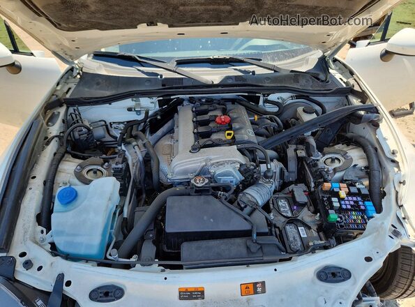 JM1NDAM77H0108831 2017 MAZDA MX-5 White Вид задньої частини салону