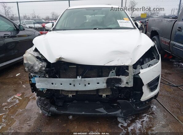 JM3KE2BY7G0693966 2016 MAZDA CX-5 White Rear interior view