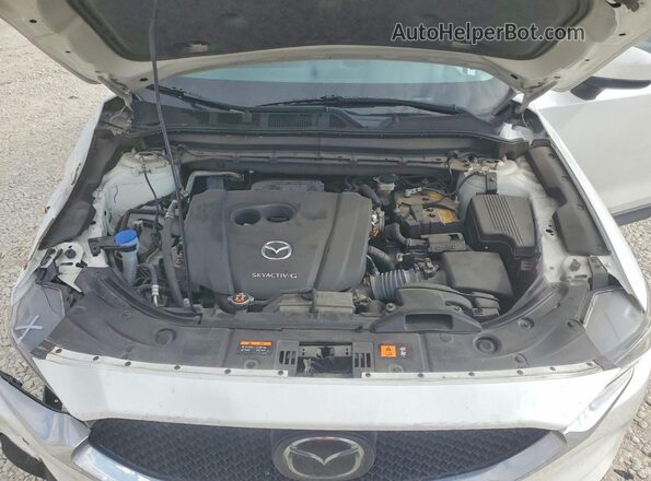 JM3KFACM4M0319183 2021 MAZDA CX-5 White Vista del compartimento del motor