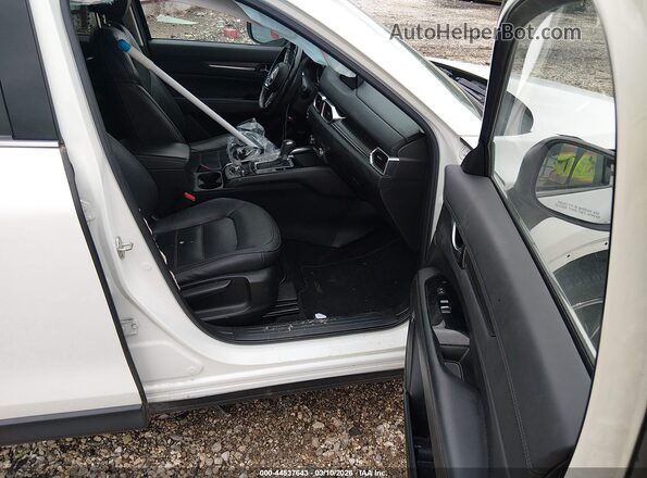 JM3KFADL4H0131839 2017 MAZDA CX-5 White Widok wnętrza z przodu
