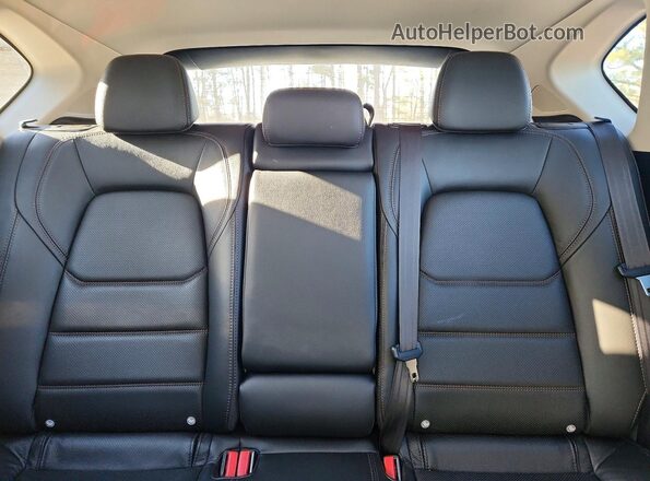 JM3KFBCM2M0356206 2021 MAZDA CX-5 White Vista de los asientos traseros