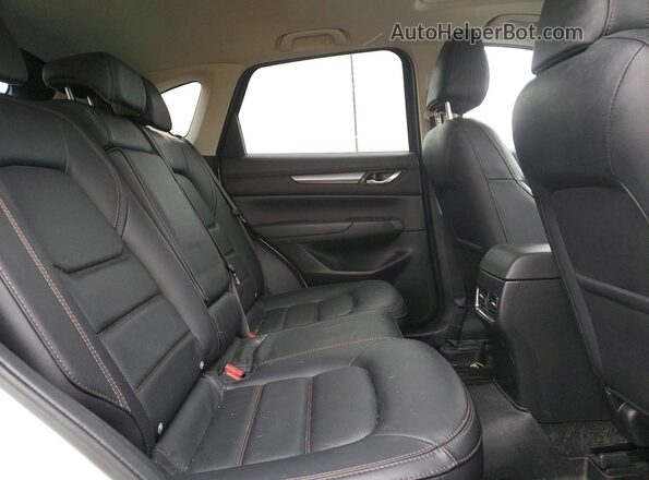 JM3KFBCM9M1368654 2021 MAZDA CX-5 White Հետևի նստատեղերի տեսք
