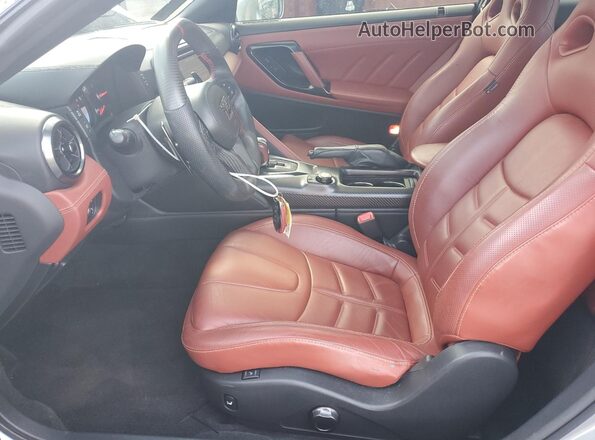 JN1AR5EF9HM820993 2017 NISSAN GT-R Silver Սալոնի դիմացի տեսք