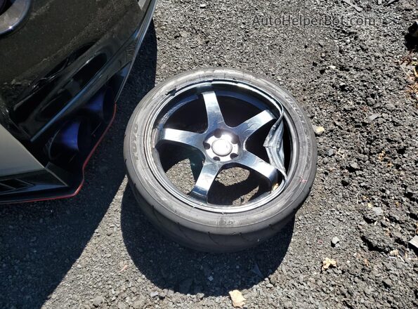 JN1AR5EF9HM820993 2017 NISSAN GT-R Silver Շարժիչի բաժամունքի տեսք