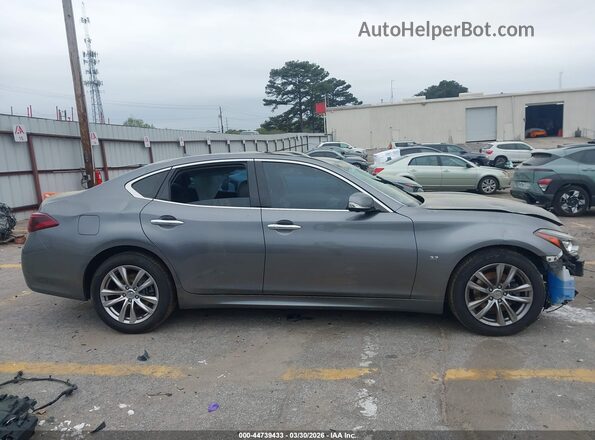 JN1BY1AP5JM180320 2018 INFINITI Q70 Gray Vista interior trasera