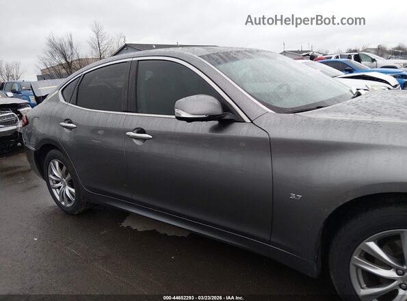 JN1BY1AP9JM180269 2018 INFINITI Q70 Gray Սալոնի հետևի տեսք