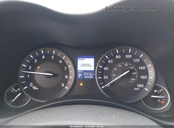 JN1BY1PR4HM210572 2017 INFINITI Q70L White Vista de los asientos traseros
