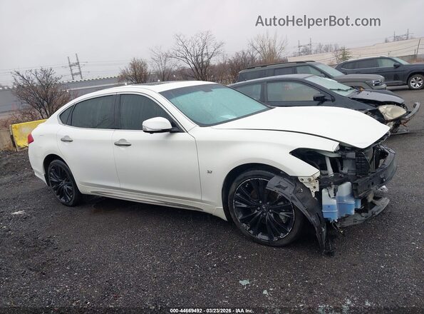 JN1BY1PR4HM210572 2017 INFINITI Q70L White Vista interior trasera