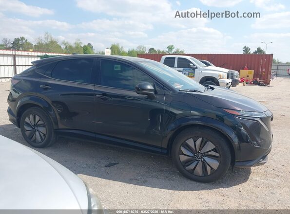 JN1DF0BBXRM731526 2024 NISSAN OTHER Green Вид задньої частини салону
