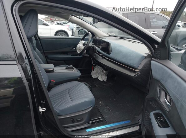 JN1DF0CD2RM741340 2024 NISSAN ARIYA Черный Вид салона спереди