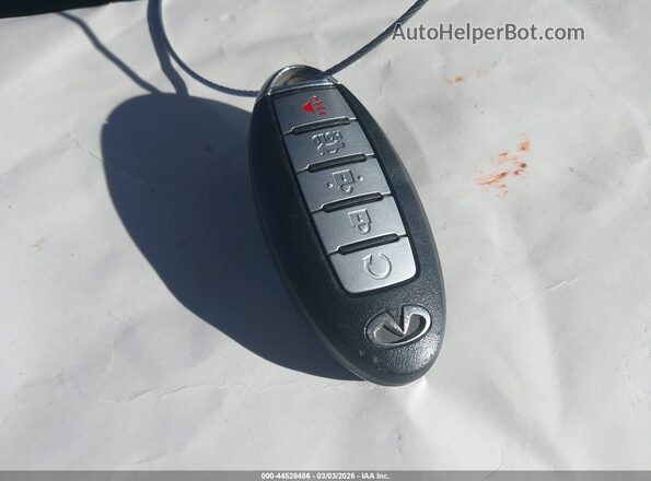 JN1EV7AP2HM735100 2017 INFINITI Q50 Белый 