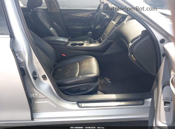 JN1EV7AP6HM738453 2017 INFINITI Q50 Silver Widok wnętrza z przodu