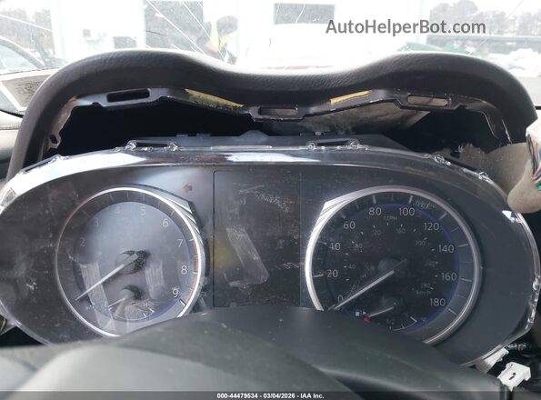 JN1EV7AR4HM837175 2017 INFINITI Q50 White Widok tylnych siedzeń