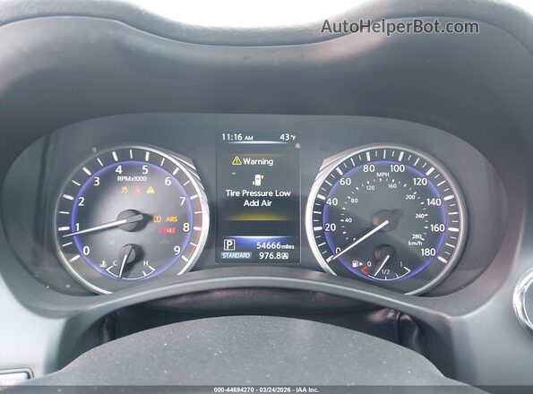 JN1FV7EK6HM610975 2017 INFINITI Q60 White Widok tylnych siedzeń