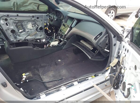 JN1FV7EL6LM460030 2020 INFINITI Q60 Silver Widok wnętrza z przodu