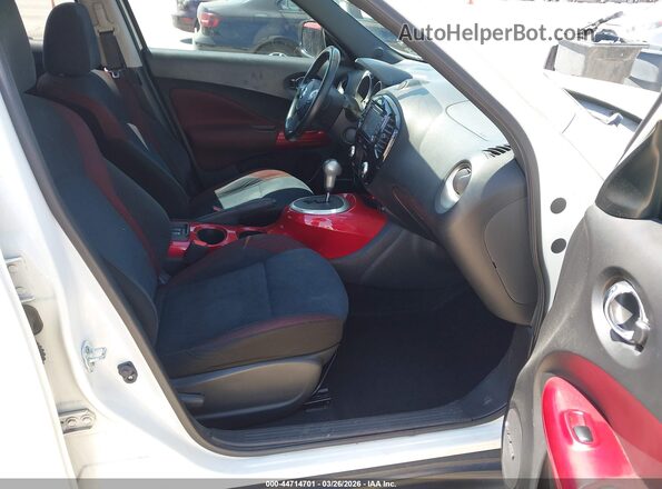 JN8AF5MR1HT703680 2017 NISSAN JUKE White Widok wnętrza z przodu