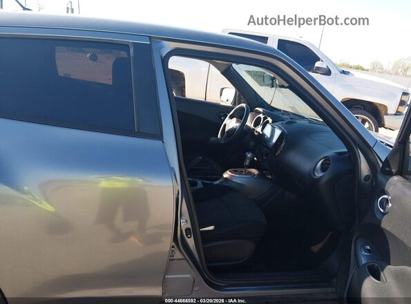 JN8AF5MR6HT702170 2017 NISSAN JUKE Gray Front interior view