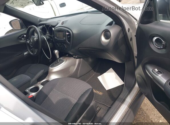 JN8AF5MV7HT753982 2017 NISSAN JUKE Gray წინა სალონის ხედი
