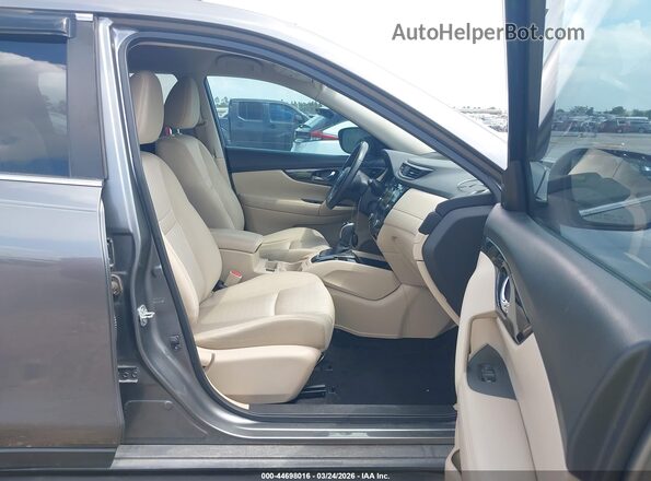 JN8AT2MT0HW135357 2017 NISSAN ROGUE Gray Vista interior delantera