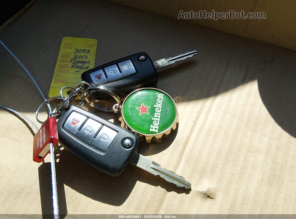 JN8AT2MTXHW392008 2017 NISSAN ROGUE Red Widok deski rozdzielczej