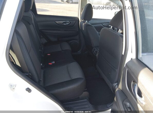 JN8AT2MV2HW019658 2017 NISSAN ROGUE Белый 